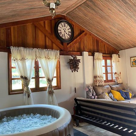 Cabana Com Jacuzzi Em Guararema Eksteriør billede